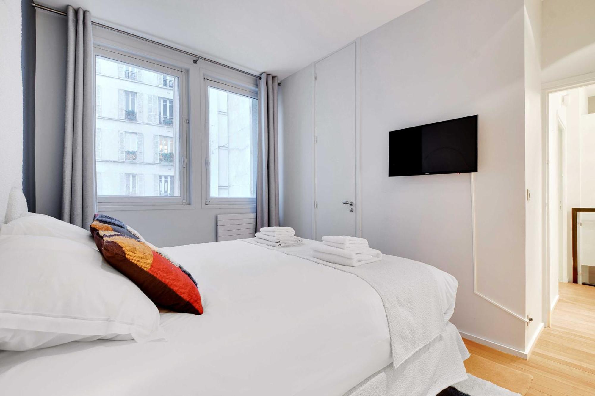 Fabulous House - A Gem In Chic Western Paris