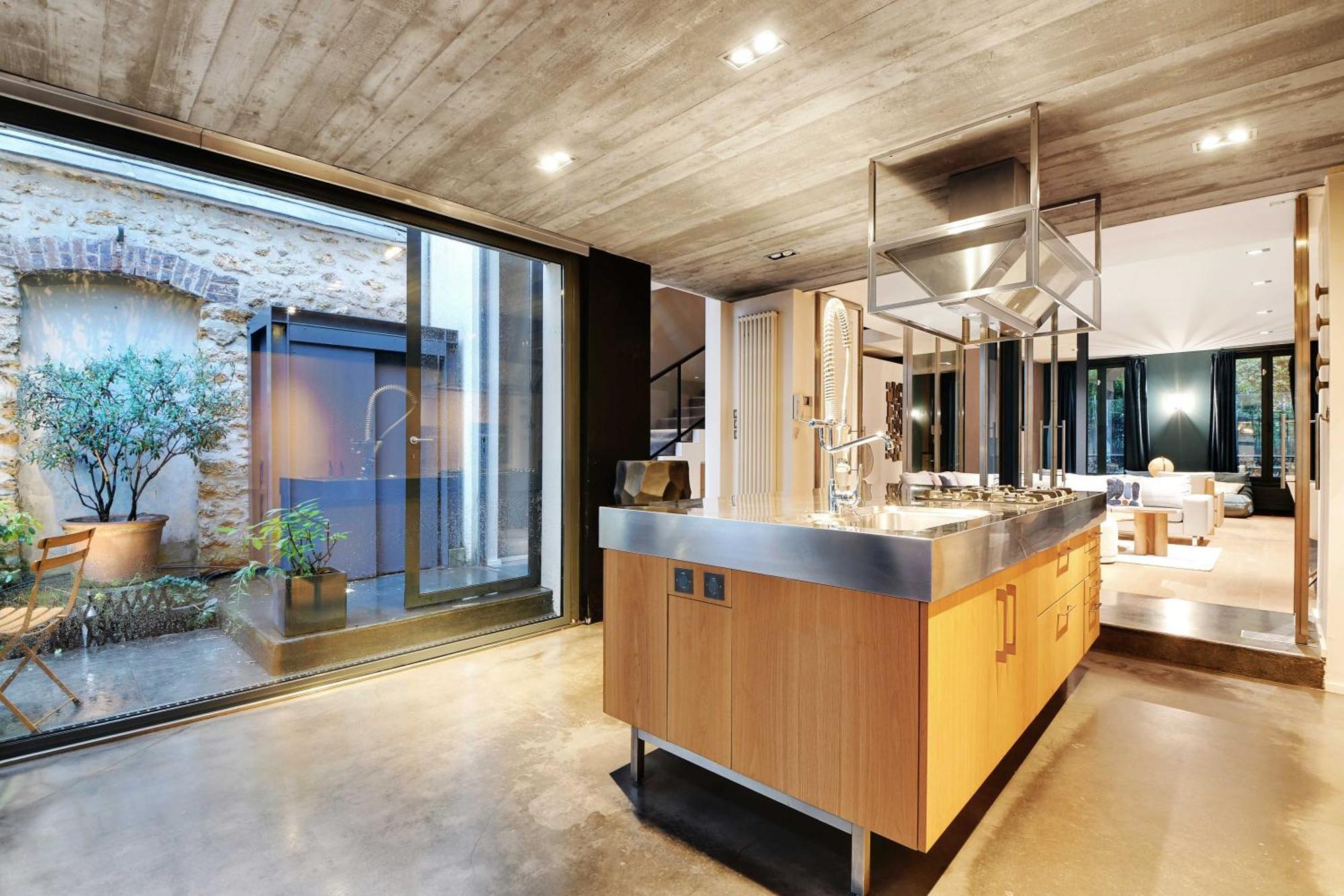 Fabulous House - A Gem In Chic Western * Paris