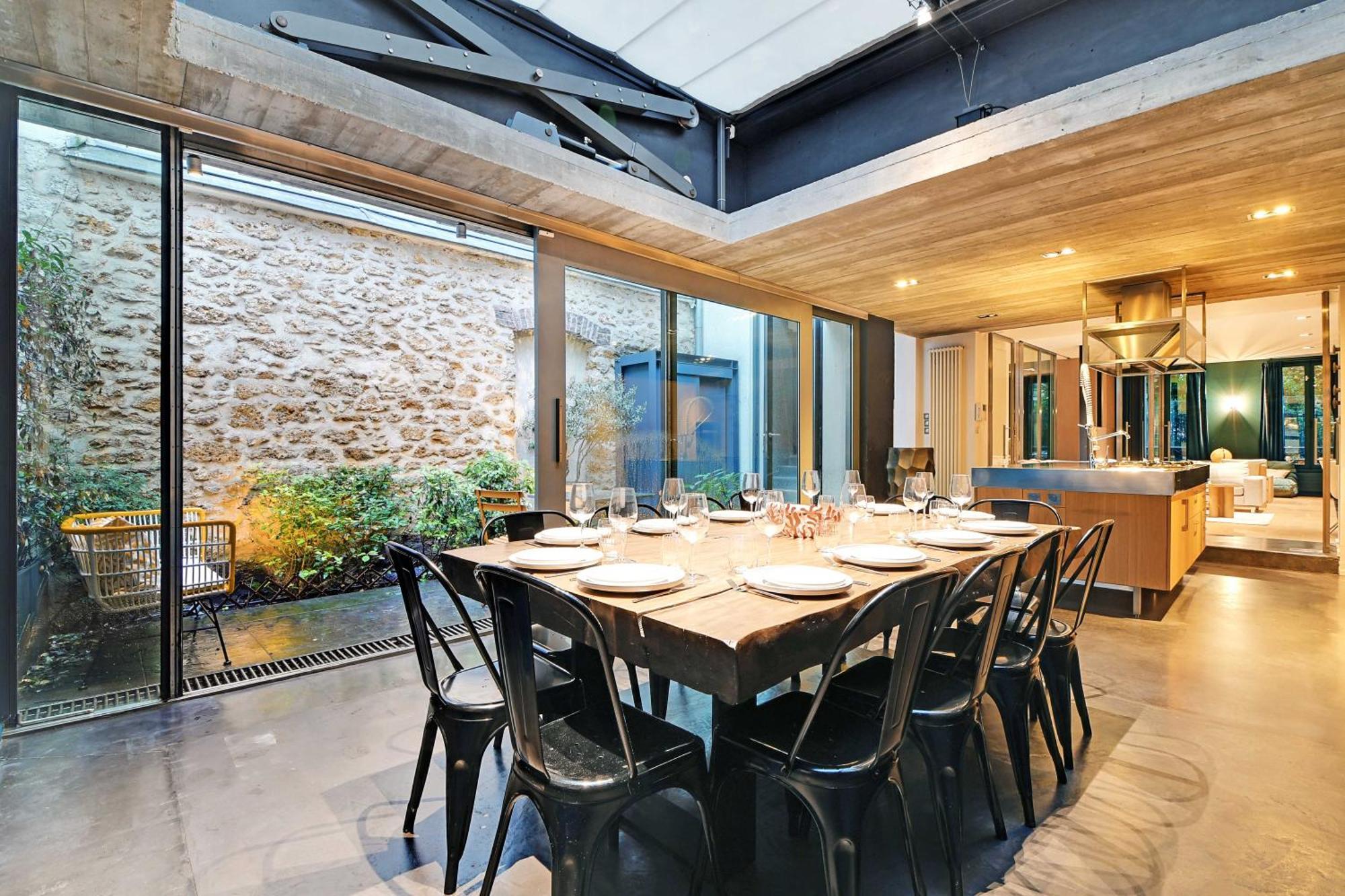 Fabulous House - A Gem In Chic Western *